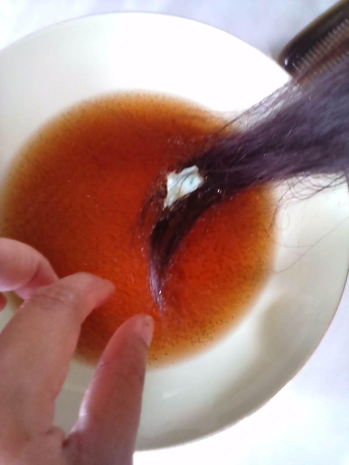 Using Coca-Cola for Removing Bubble Gum in Hair | ThriftyFun
