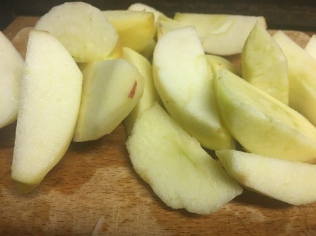peeled apple slices