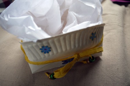 Paper Plate Cookie Gift Basket - line with tissue paper