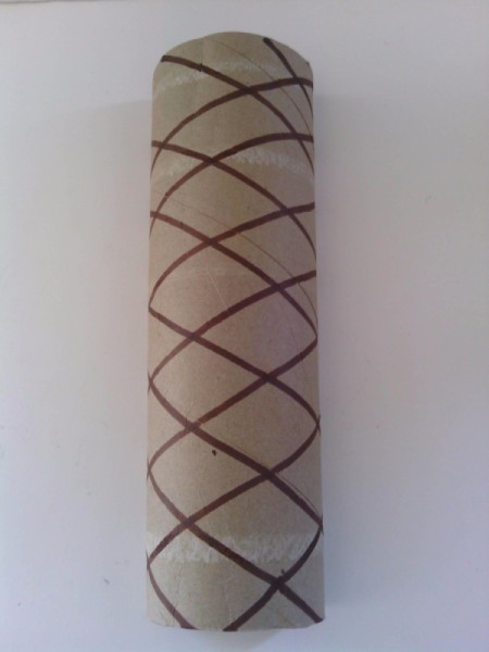 Balloon Ice Cream Cone Decoration - cross with diagonal lines from the other side