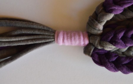 Modern T-shirt Yarn Necklace - cut two pieces of yarn, wrap one around area where the 6 stands were sewn together