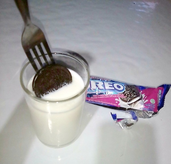 Use a Fork to Dunk Oreos in Milk ThriftyFun