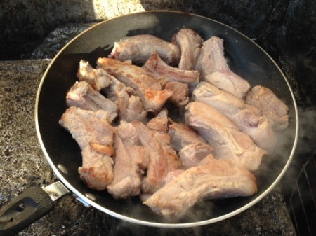 ribs in pan