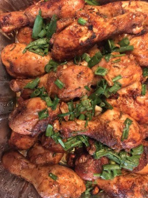 Healthy Baked Drumsticks ready to serve