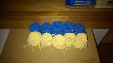 Crocheted Yo Yo Place Mat - stacks of yo los