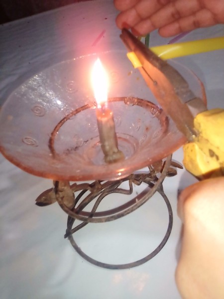 Drinking Straw as Small Travel Containers - repeat sealing of the fill end