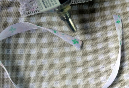 Shaggy Bow Hair Clip - form a circle and glue