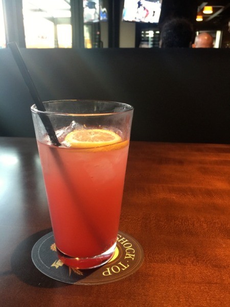 Order Low Or No Ice for Drinks at a Restaurant - glass of strawberry lemonade