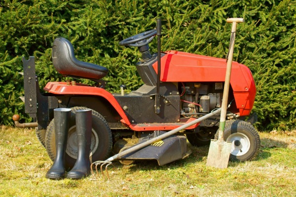 Huskee Riding Mower Won T Start Thriftyfun Photo Of A Riding Mower
