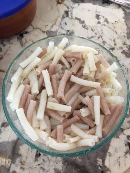 cooked pasta in bowl