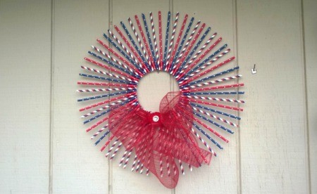 Patriotic Straw Wall Art - finished wreath hanging