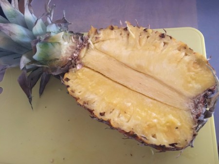 removing Pineapple core