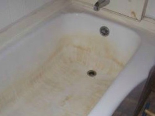 Yellow Stains On An Old Porcelain Tub, How To Clean Rust Stains Off Bathtub