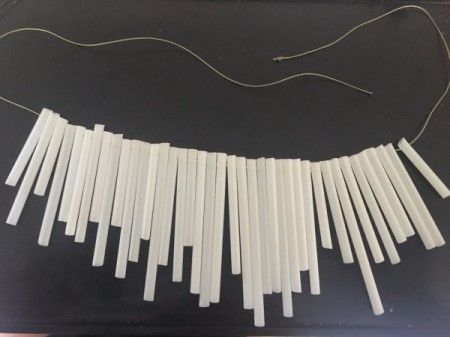 Drinking Straw Statement Necklace leave a tail of thread at the end