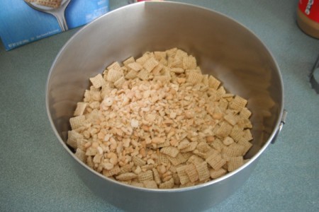 Chex and nuts in bowl