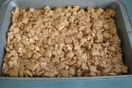No-Bake Peanut Butter Caramel Crunch in pan