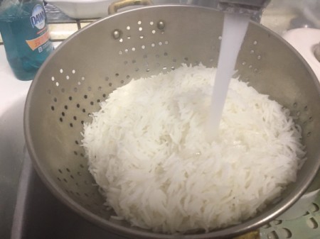 rinsing rice