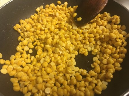 split peas in pan