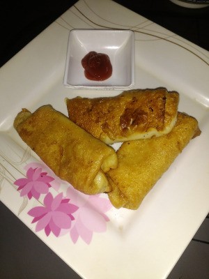 fried rolls on plate