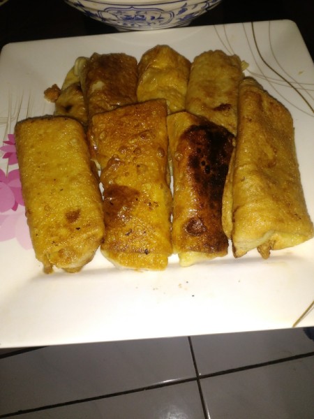 fried wraps on plate