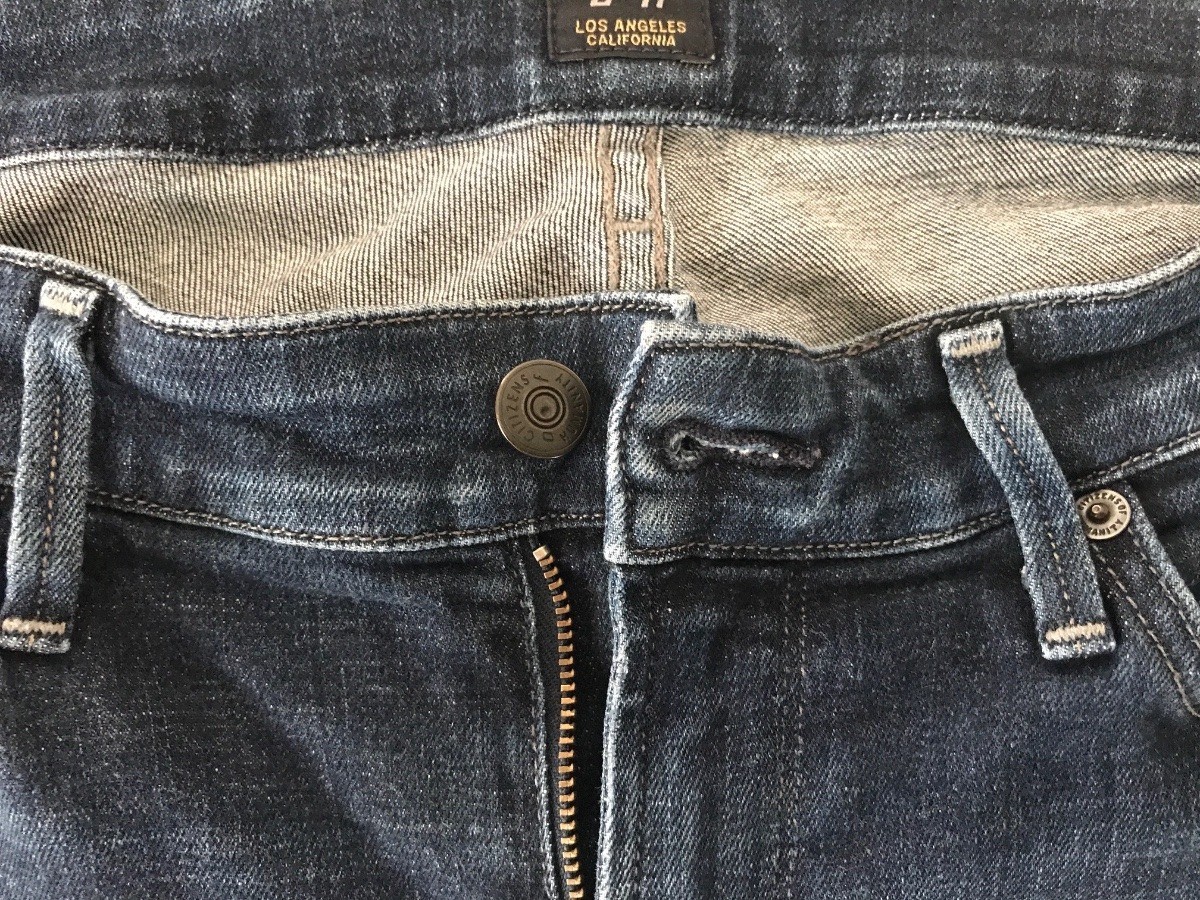 Use a Rubber Band to Secure Tight Jeans | ThriftyFun