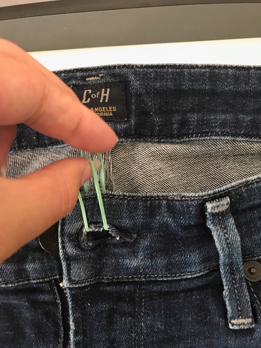 Use a Rubber Band to Secure Tight Jeans | ThriftyFun