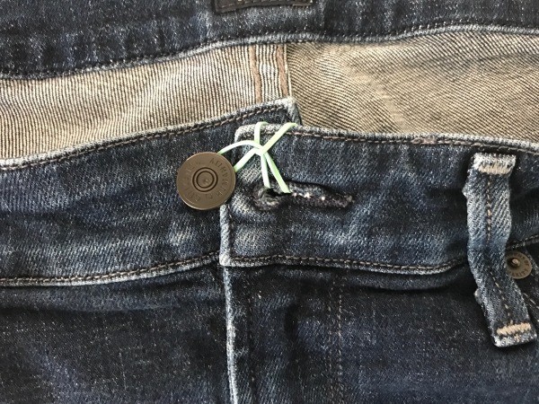 Use a Rubber Band to Secure Tight Jeans | ThriftyFun