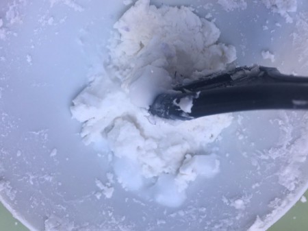 DIY Makeup Beauty Blender - mix well