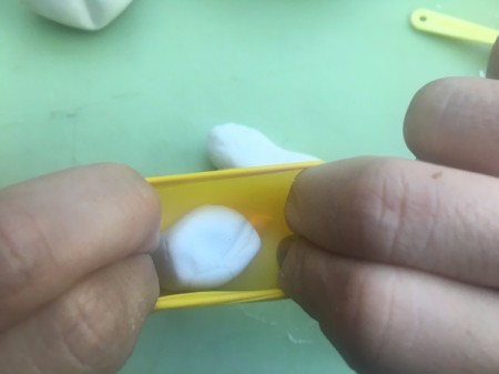 DIY Makeup Beauty Blender - dough down inside the balloon