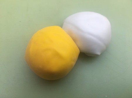DIY Makeup Beauty Blender - repeat with the second balloon