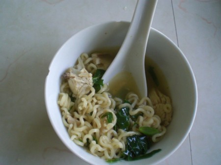 Ramen Noodles with veggies in a bowl