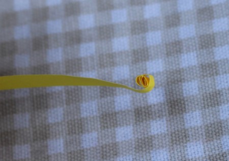 Paper Flower Bouquet - start curling the narrow strip