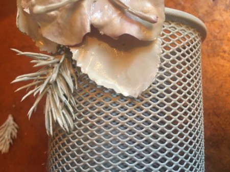 Flour Flower Mesh Cup - closeup of foliage