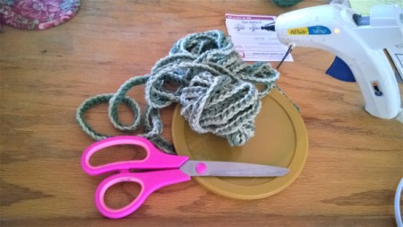 Spiral Yarn Photo Frames - chain and then slip stitch on each chain