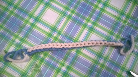 Spiral Yarn Photo Frames - blue and white chain