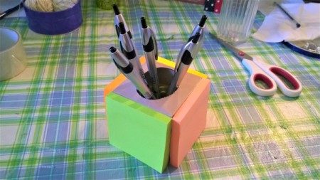 Post-it Note Pen Holder - glue a pad of notes to each side