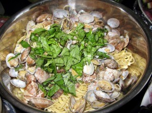 Spaghetti with Clams in pan