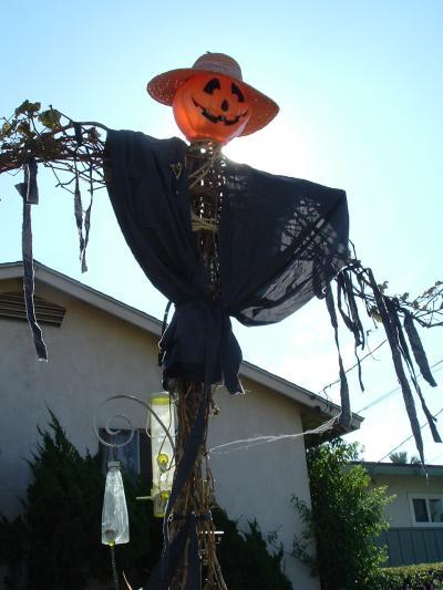 Outdoor Halloween Decorations | ThriftyFun