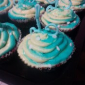 decorated blue & white cupcakes