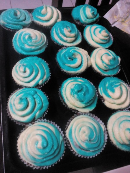 Double Color footed cupcakes