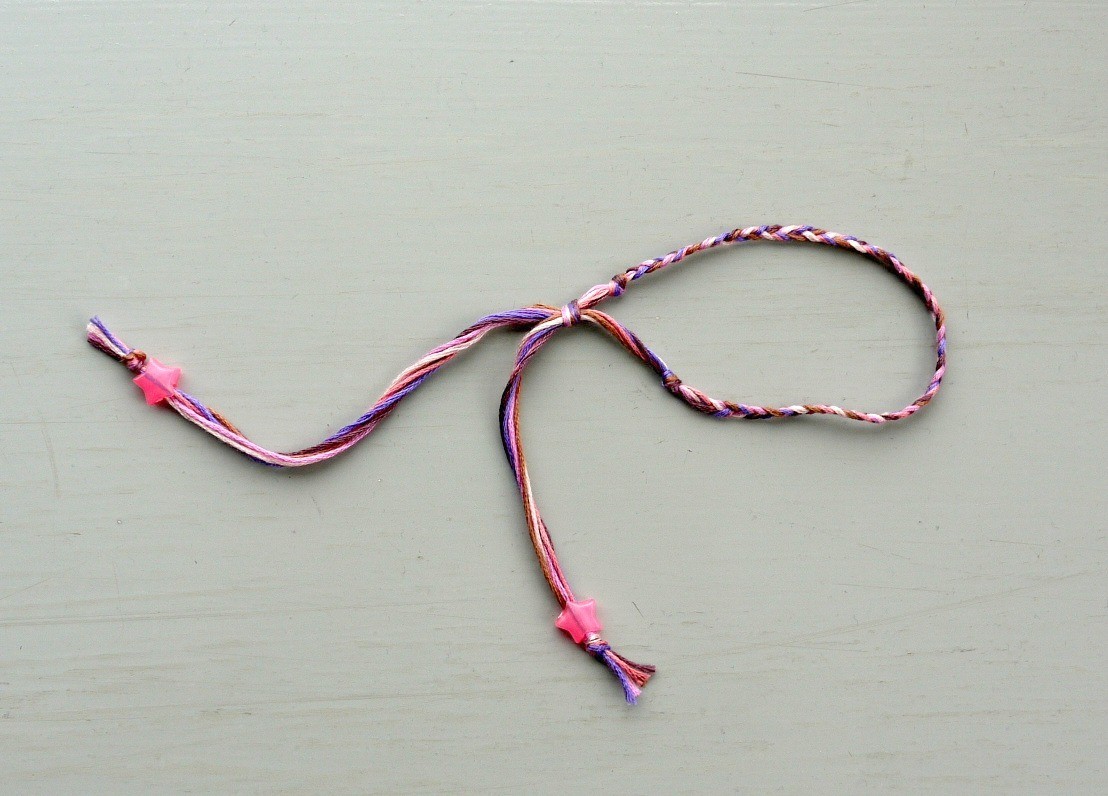 How To Tie A Friendship Bracelet With A Loop And Two Strings