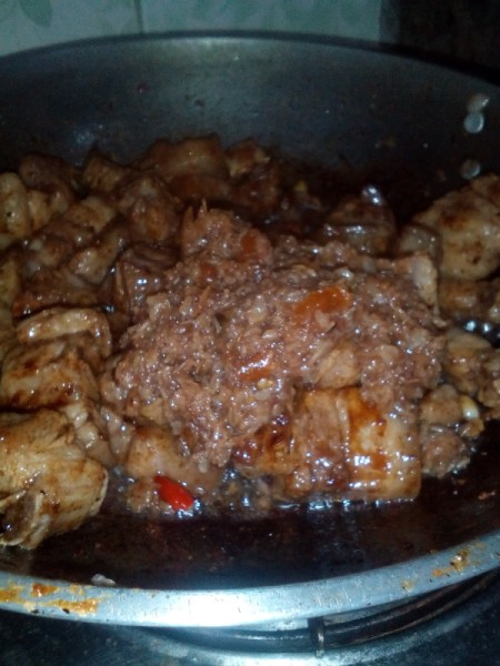 Pork nearly cooked with oyster sauce and anchovies