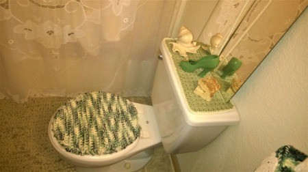 Crochet Tissue Box Cover and Bath Decor - view of toilet tank back with decorations
