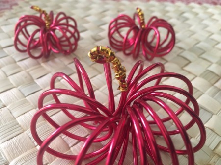 Mini Floral Wire Pumpkins - use two twist ties for the stem