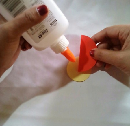 Making Folded Circle Paper Flowers - gluing circles to smaller circle