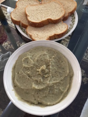 Artichoke Spread and bread