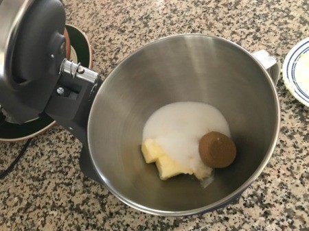 sugar and butter ready to blend