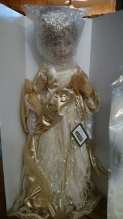 Value of a 2003 Porcelain Heritage Signature Collection Angel Doll
