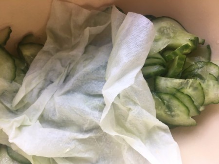 removing moisture from cucumbers