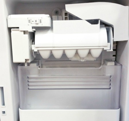 Refrigerator's Ice Maker